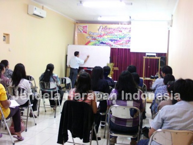 KINDERGARTEN TEACHER TRAINING CAMP